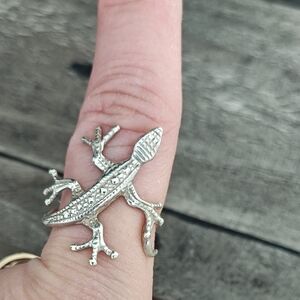 Stylish Silver Lizard Ring